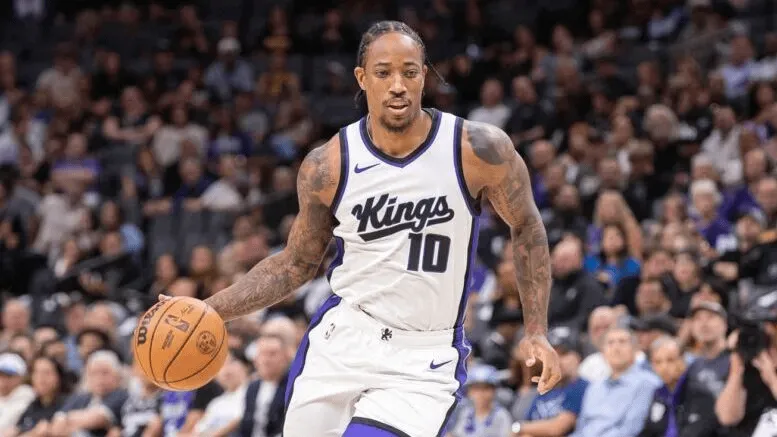 星空体育-美媒：勇士有意德罗赞和克拉克斯顿，正讨论三方交易可能性