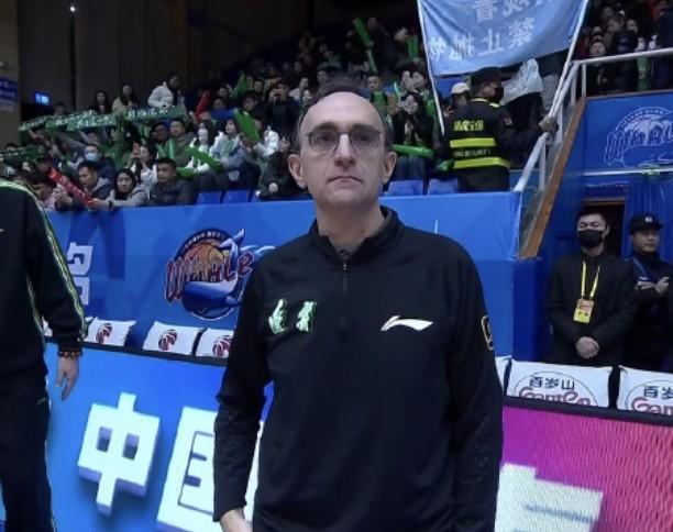 星空体育官方入口-结束四连败,辽宁主帅乌戈:所有球员都有贡献,这是一场团队胜利